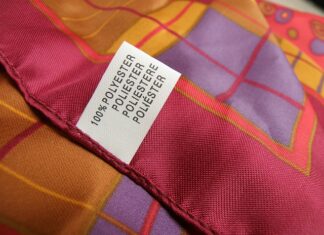 Co jest lepsze poliester czy akryl?